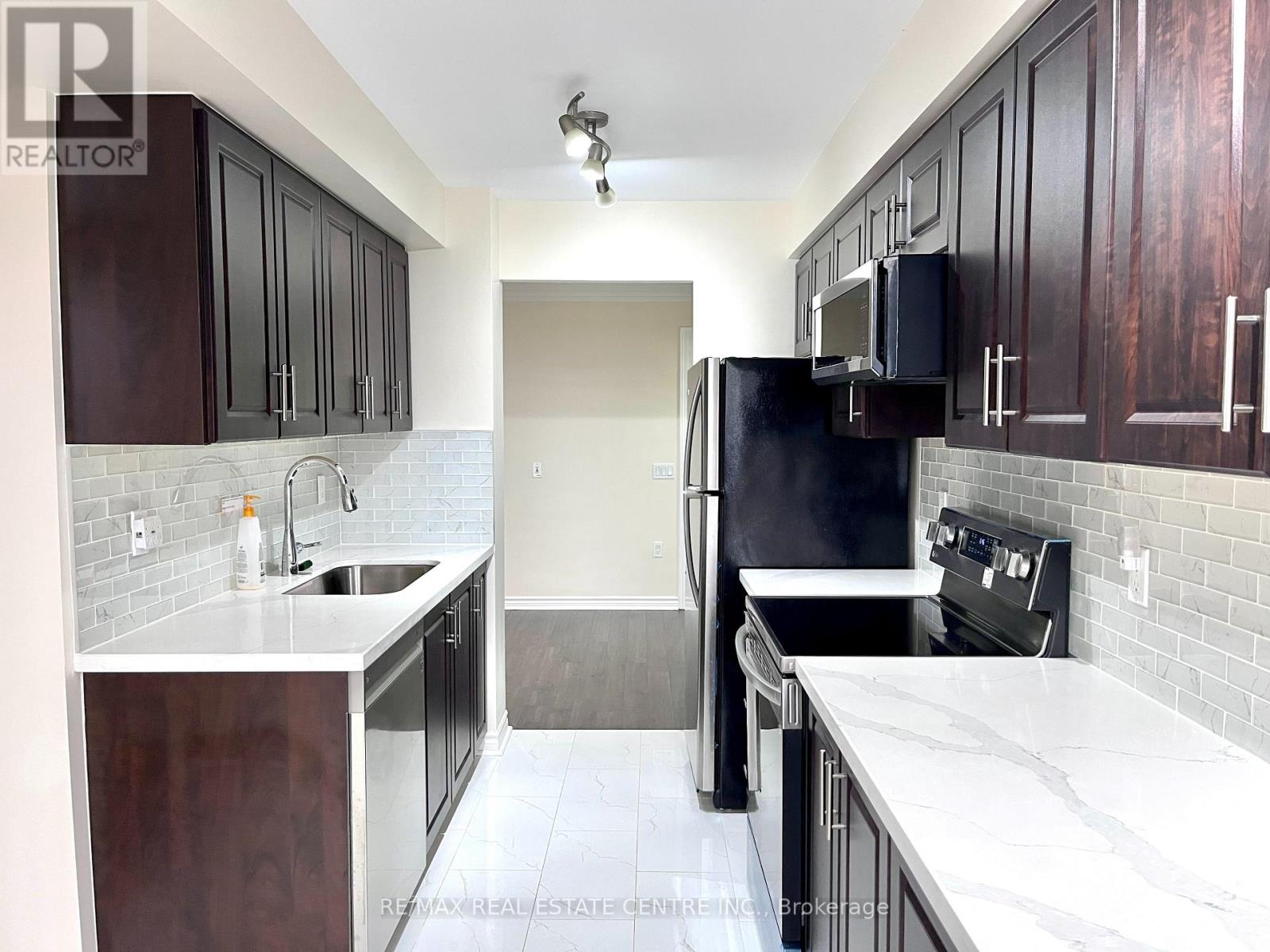1013 - 55 Strathaven Drive, Mississauga, Ontario  L5R 4G9 - Photo 9 - W13848692