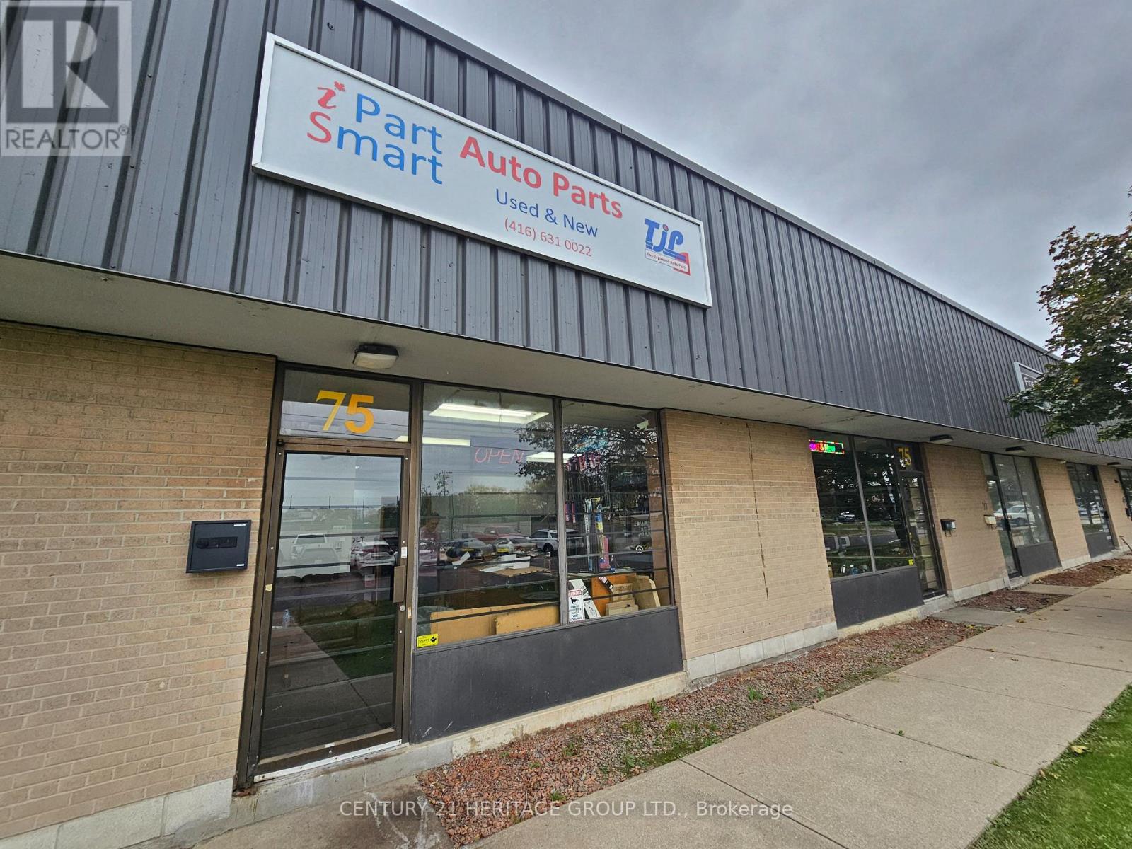 75 - 75 Ashwarren Road, Toronto, Ontario  M3J 1Z7 - Photo 2 - W13848718