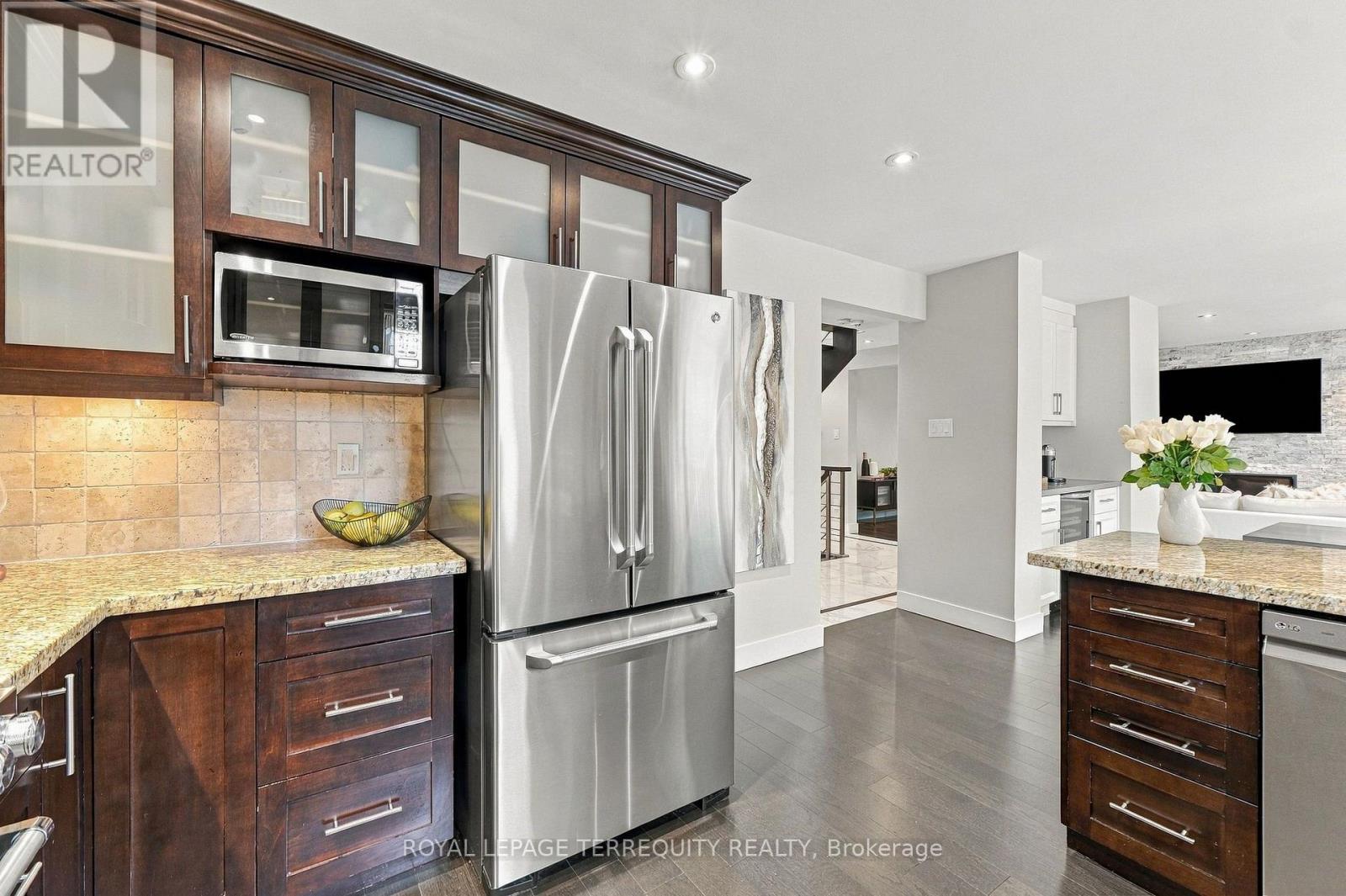 3956 Chadburn Crescent, Mississauga, Ontario  L5L 3X5 - Photo 16 - W13848768
