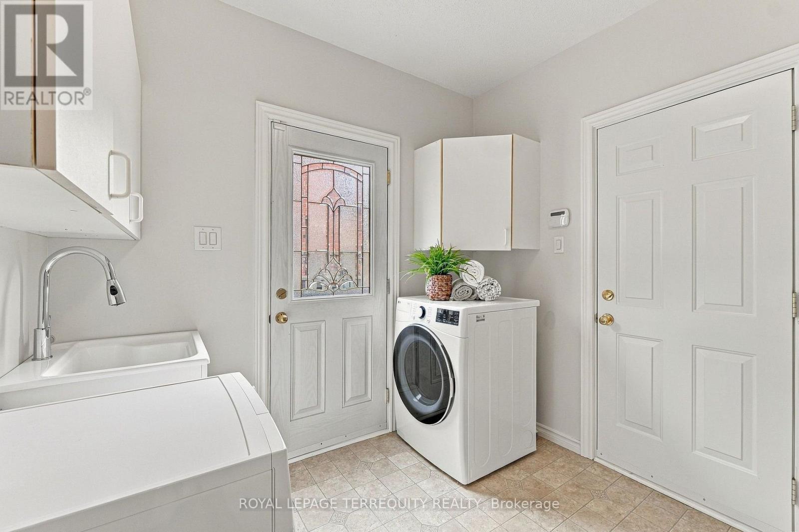 3956 Chadburn Crescent, Mississauga, Ontario  L5L 3X5 - Photo 21 - W13848768