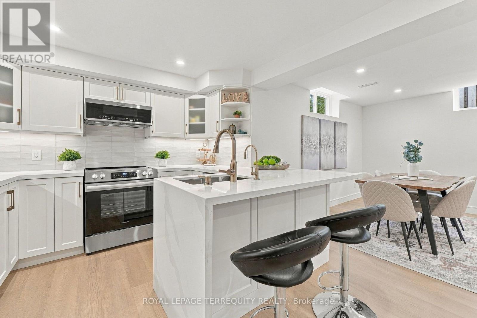 3956 Chadburn Crescent, Mississauga, Ontario  L5L 3X5 - Photo 39 - W13848768