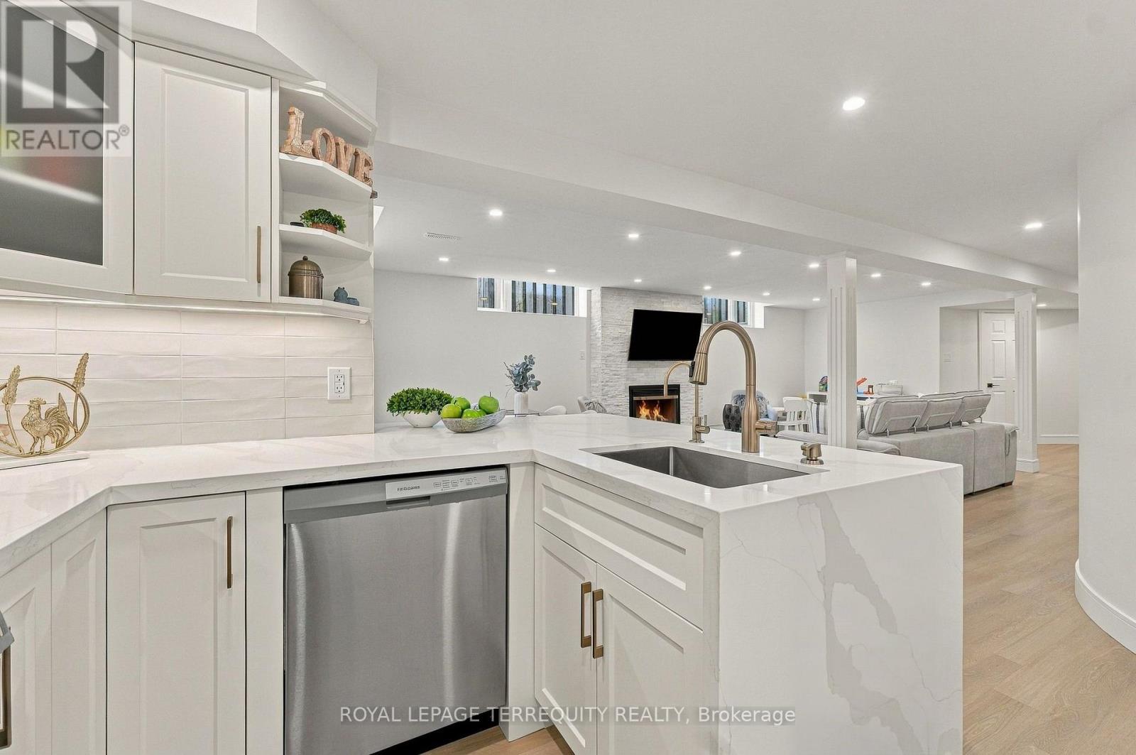 3956 Chadburn Crescent, Mississauga, Ontario  L5L 3X5 - Photo 41 - W13848768