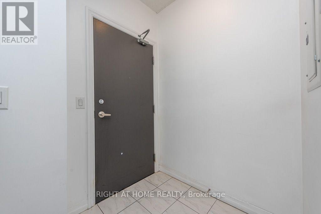 2802 - 223 Webb Drive, Mississauga, Ontario  L5B 0E8 - Photo 8 - W13848782