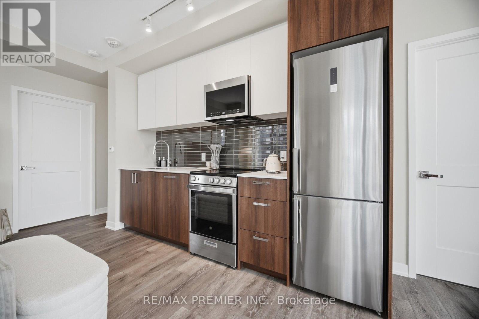 610 - 1787 St. Clair Avenue, Toronto, Ontario  M6N 0B7 - Photo 11 - W13848792