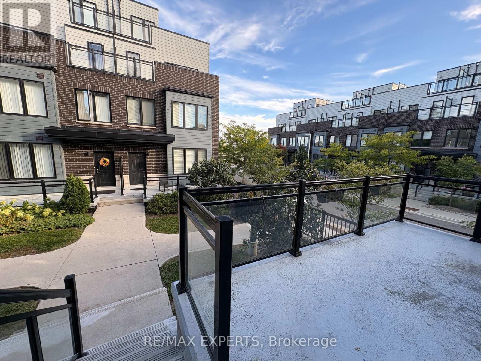 9 - 1155 Stroud Lane, Mississauga (Clarkson), Ontario  L5J 0B3 - Photo 2 - W13848828