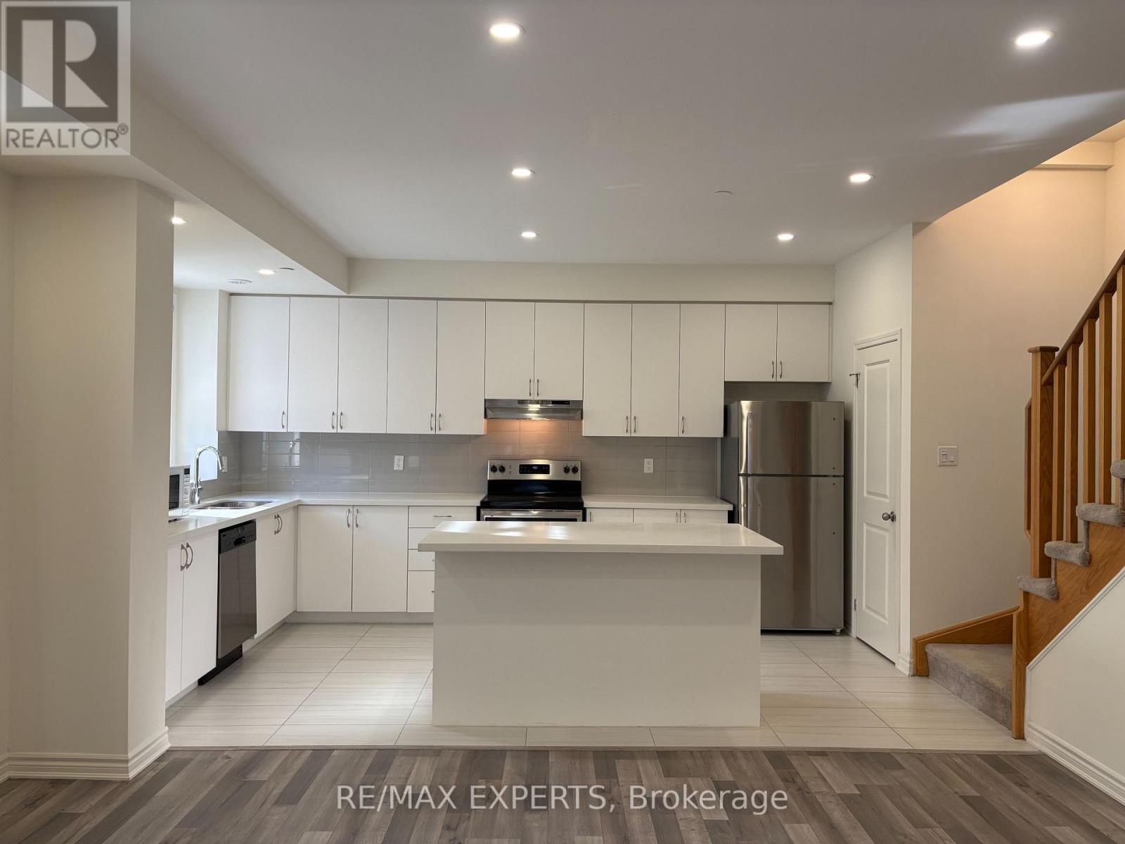 9 - 1155 Stroud Lane, Mississauga (Clarkson), Ontario  L5J 0B3 - Photo 4 - W13848828