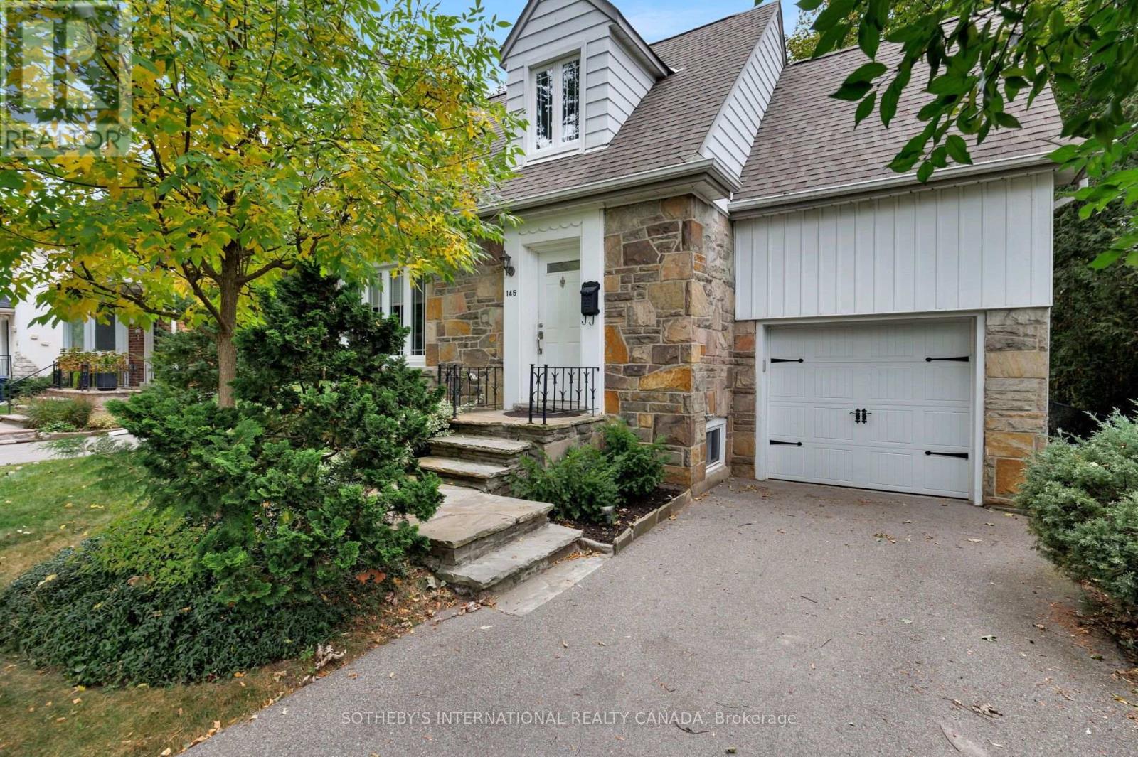 145 Brentwood Road N, Toronto, Ontario  M8X 2C8 - Photo 3 - W13844704