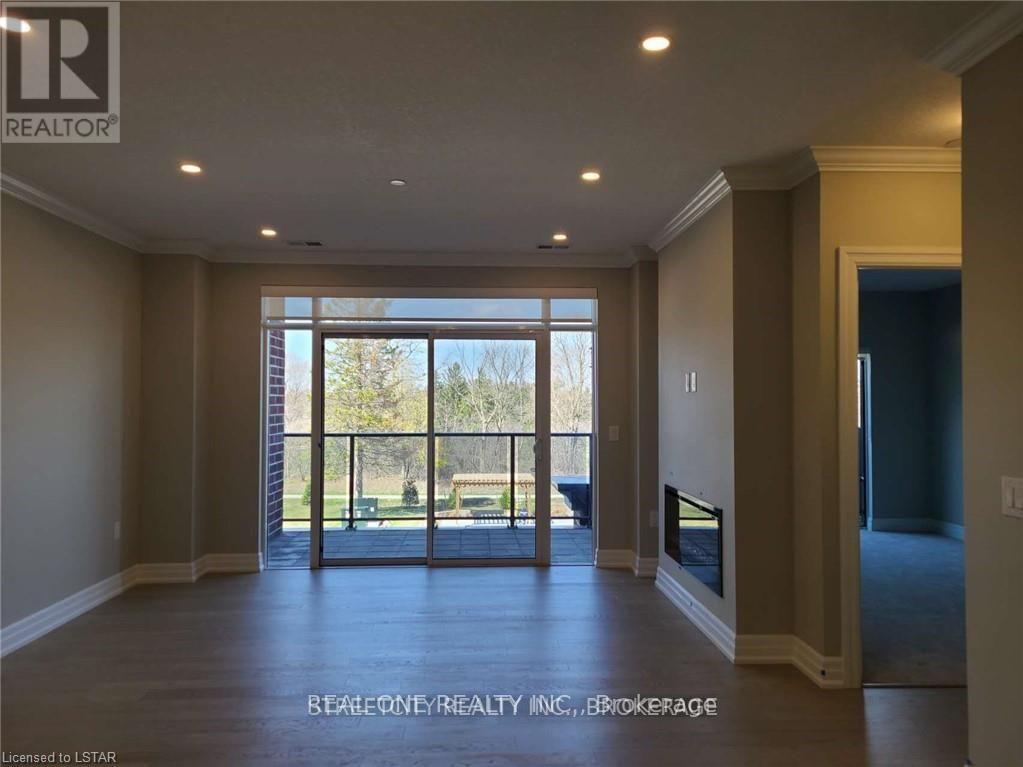 308 - 480 Callaway Road, London North (North R), Ontario  N6G 0N8 - Photo 2 - X13848812