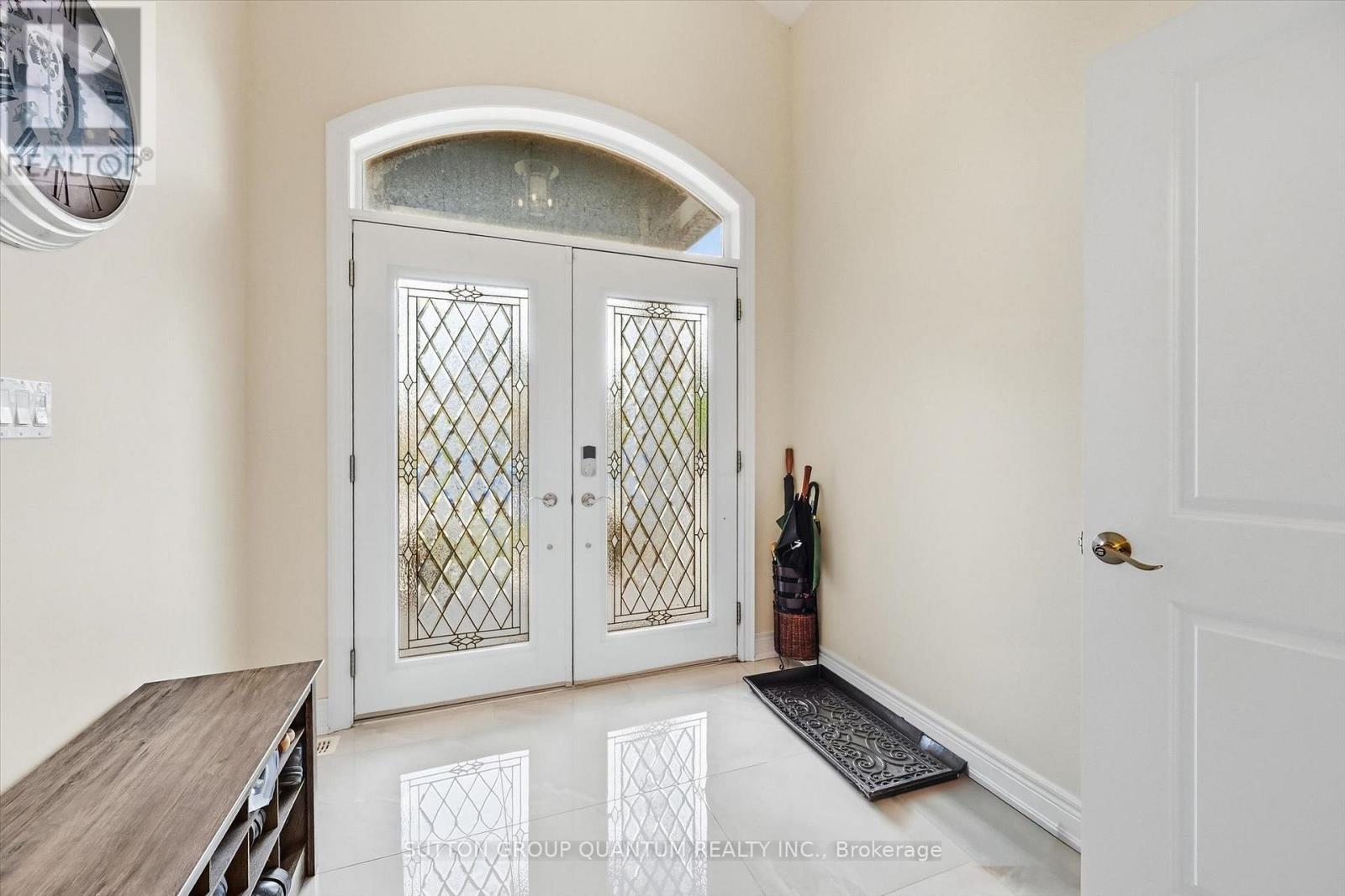 305 Caledon Avenue, Hamilton (Yeoville), Ontario  L9C 3C9 - Photo 2 - X13848826