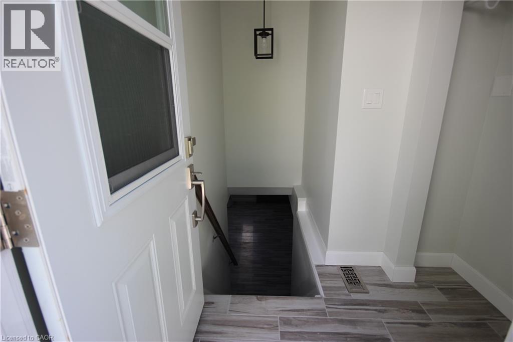 177 Broken Oak Crescent Unit# 2, Kitchener, Ontario  N2N 1N8 - Photo 2 - 40868111