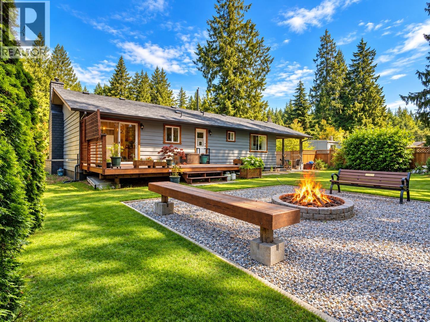 3367 RICHARDS ROAD, Roberts Creek, British Columbia