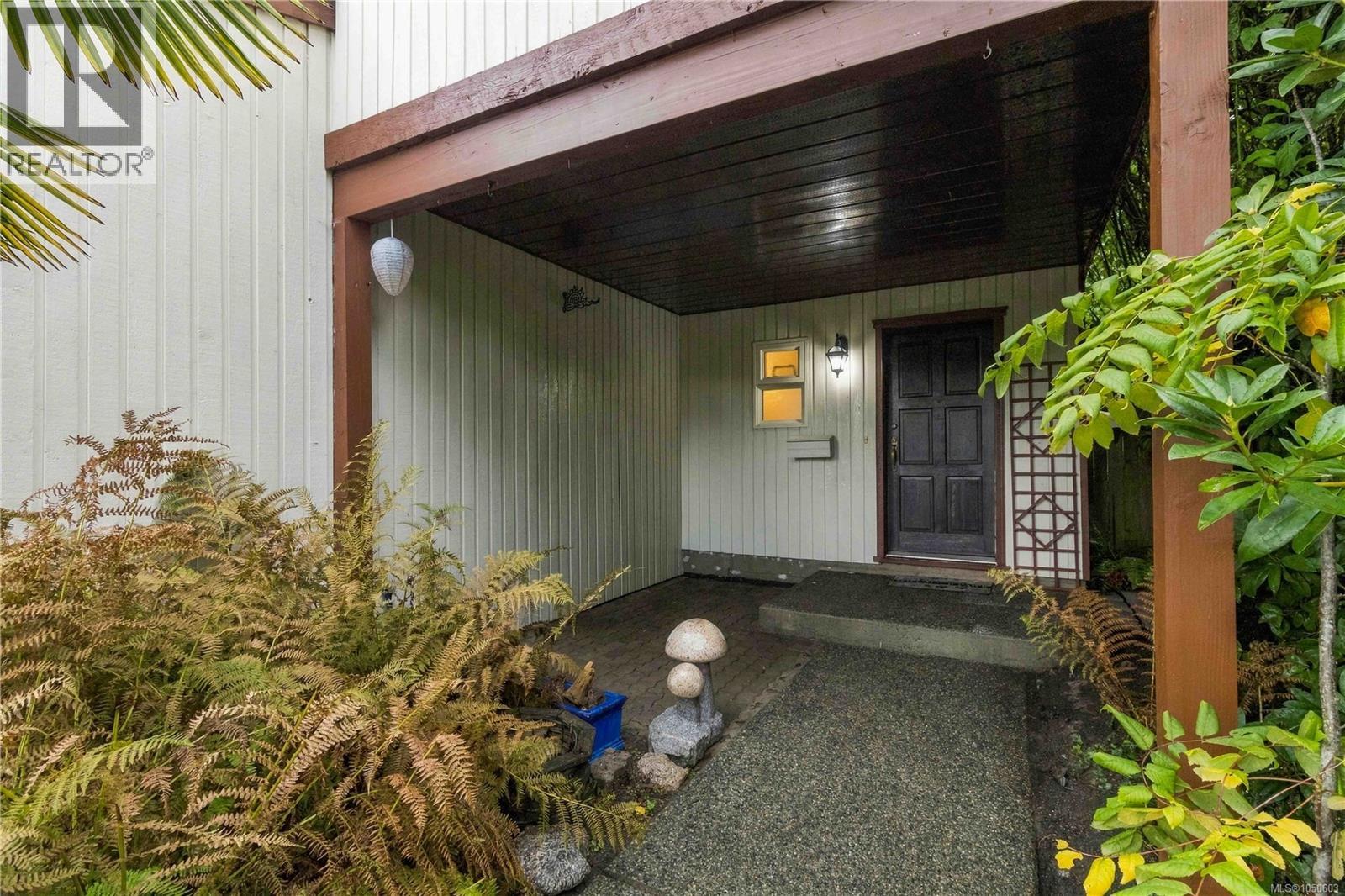 4095 Beam Cres, Saanich, British Columbia  V8N 5Y7 - Photo 6 - 1050603