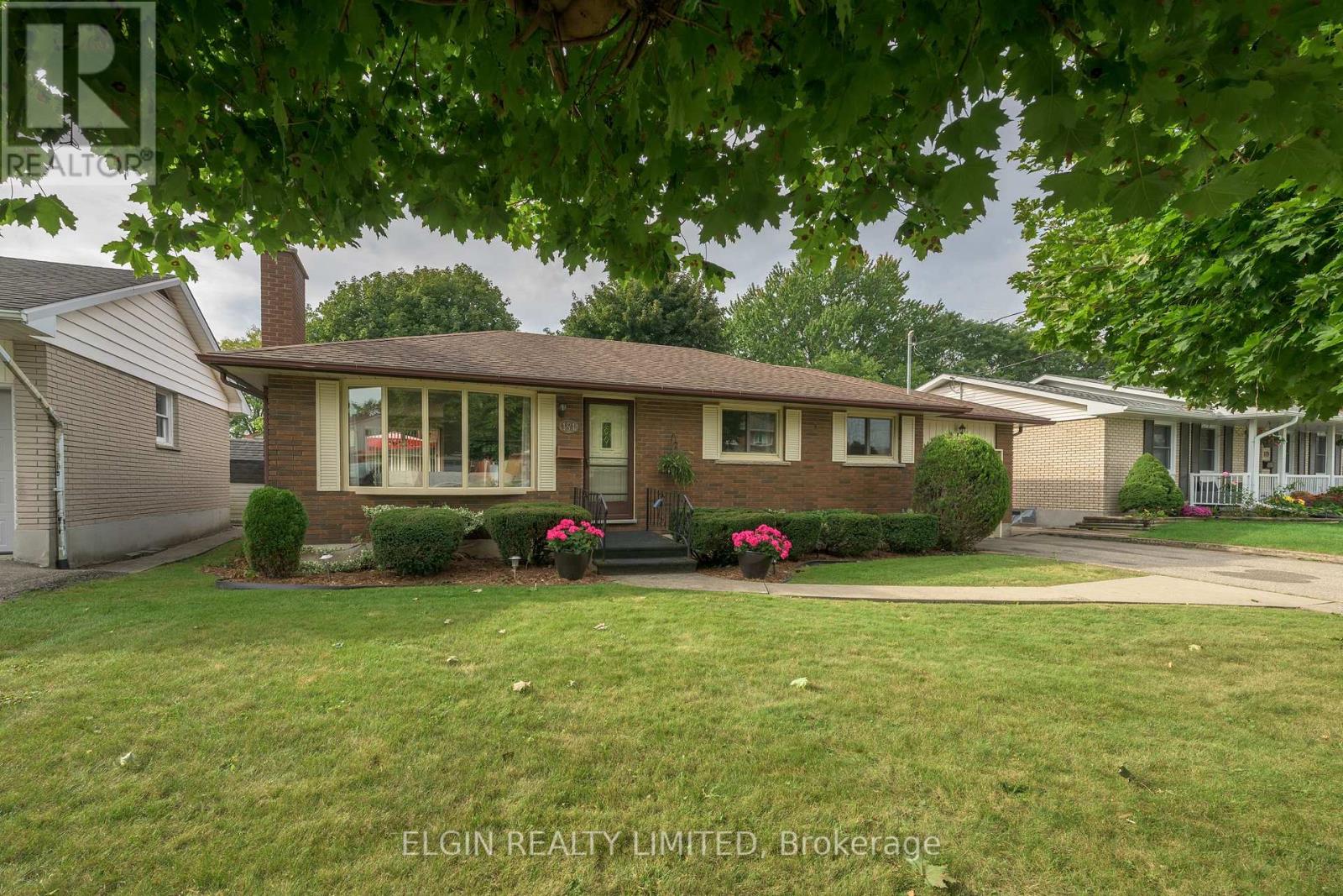 181 Locust Street, St. Thomas, Ontario  N5R 2C8 - Photo 2 - X13849022