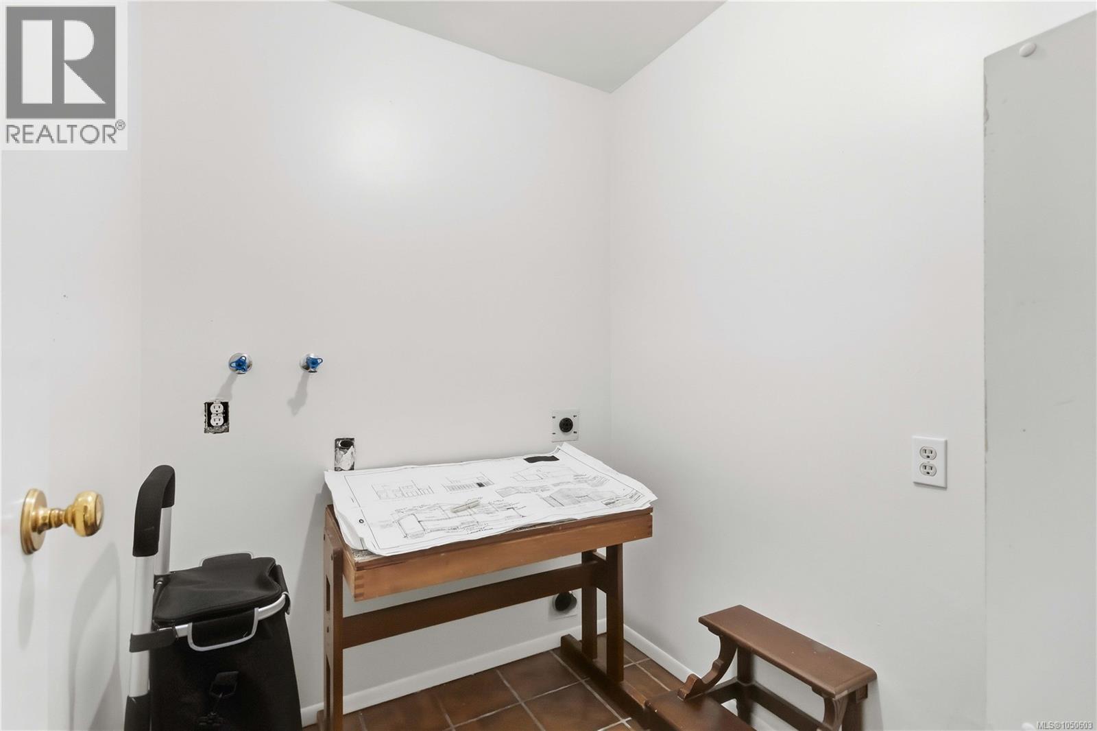 4095 Beam Cres, Saanich, British Columbia  V8N 5Y7 - Photo 45 - 1050603