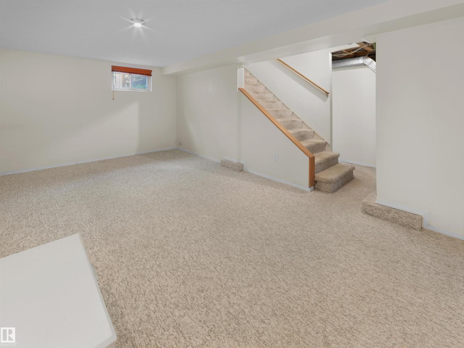 6810 110 ST NW