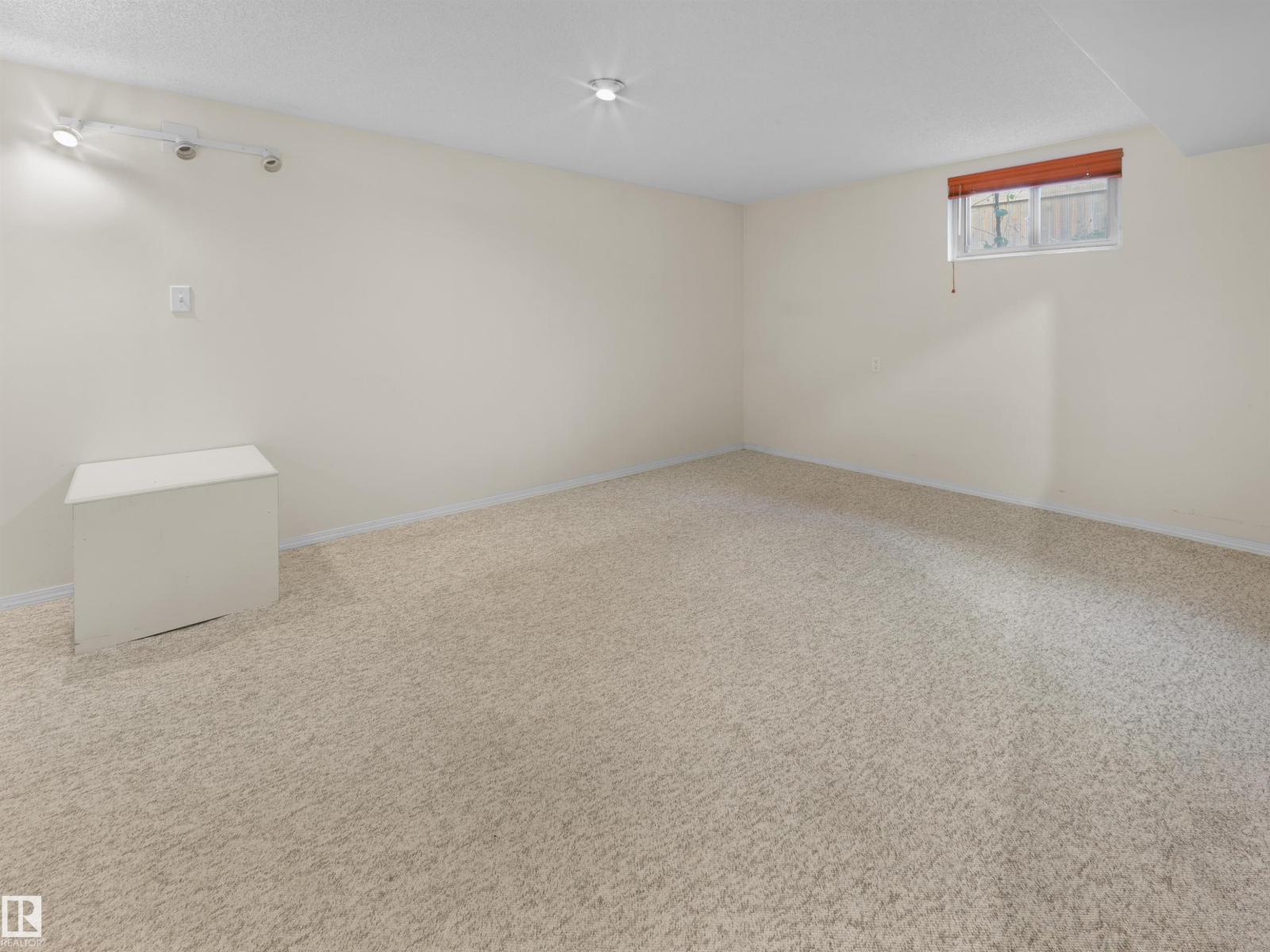 6810 110 ST NW
