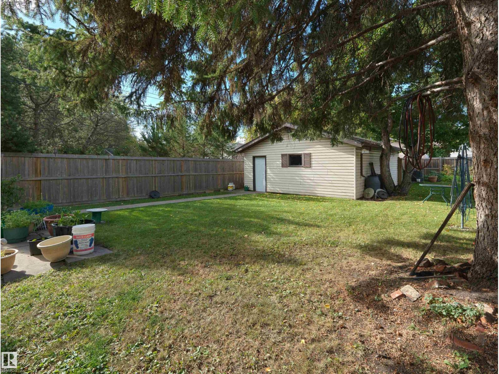 6810 110 ST NW