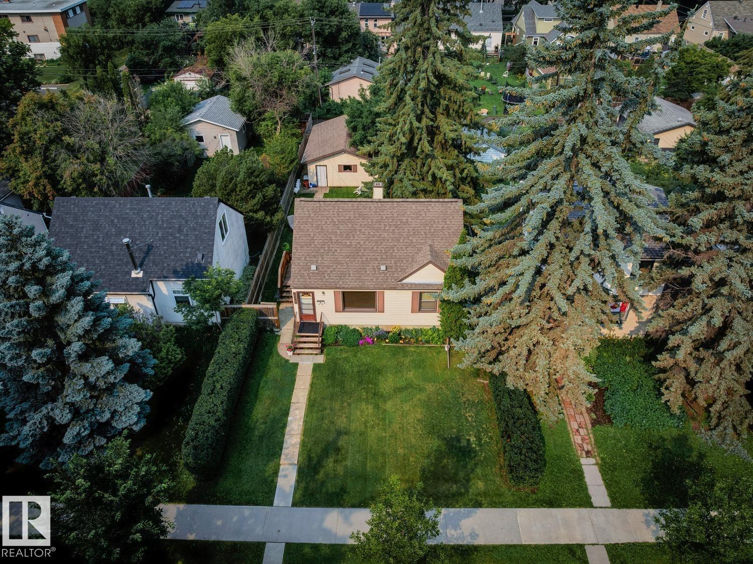 6810 110 ST NW