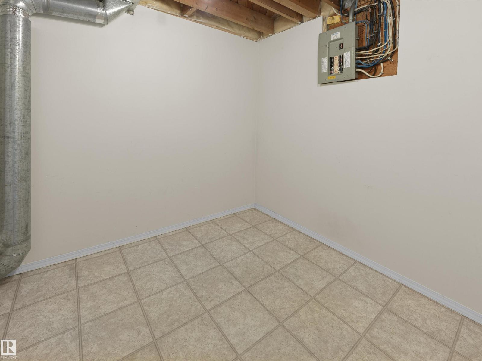 6810 110 ST NW