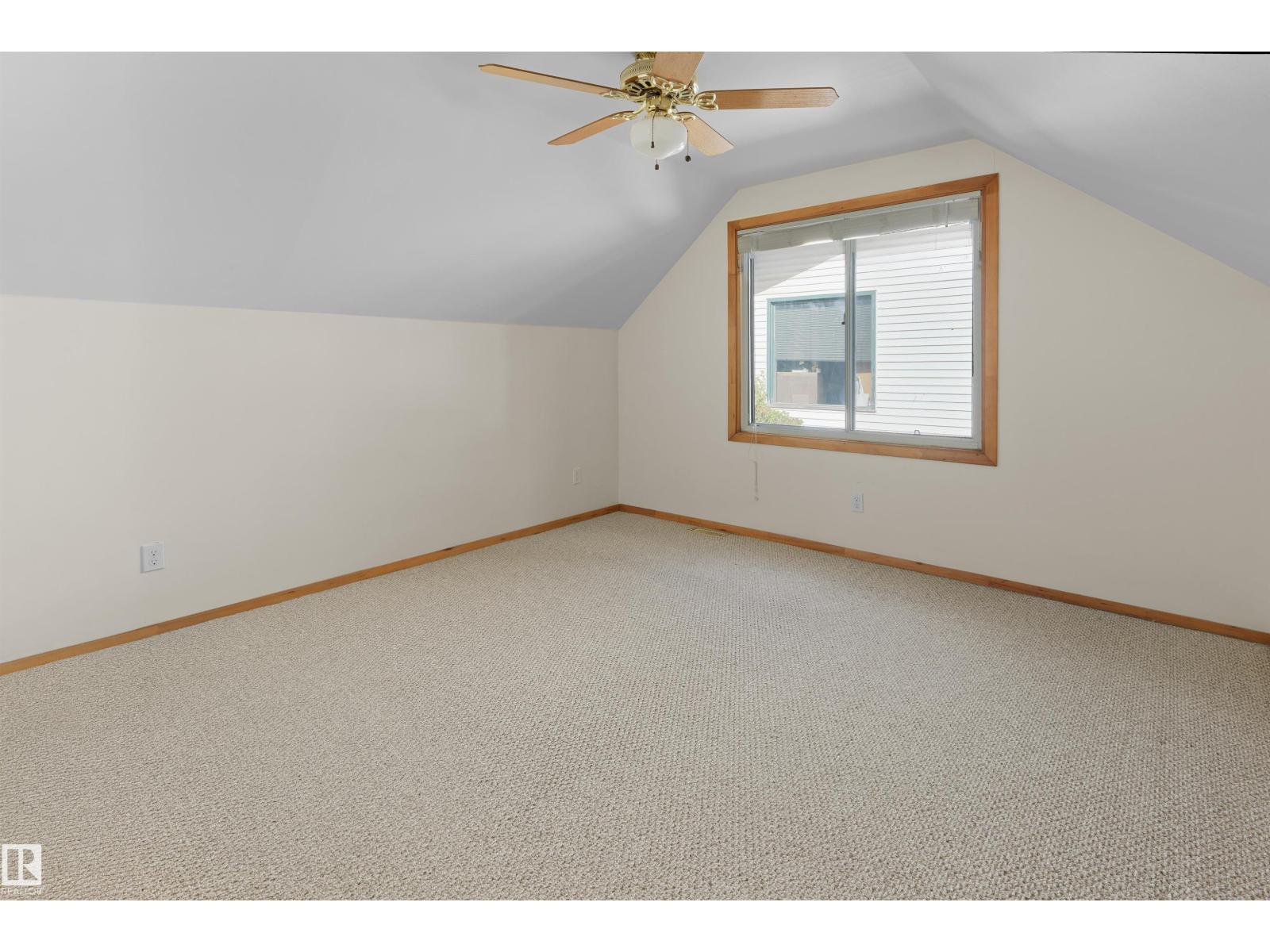 6810 110 ST NW
