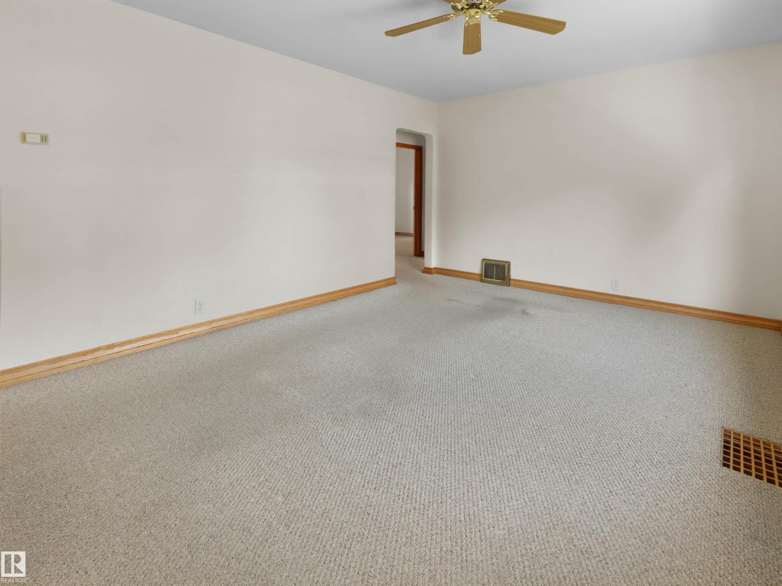 6810 110 ST NW