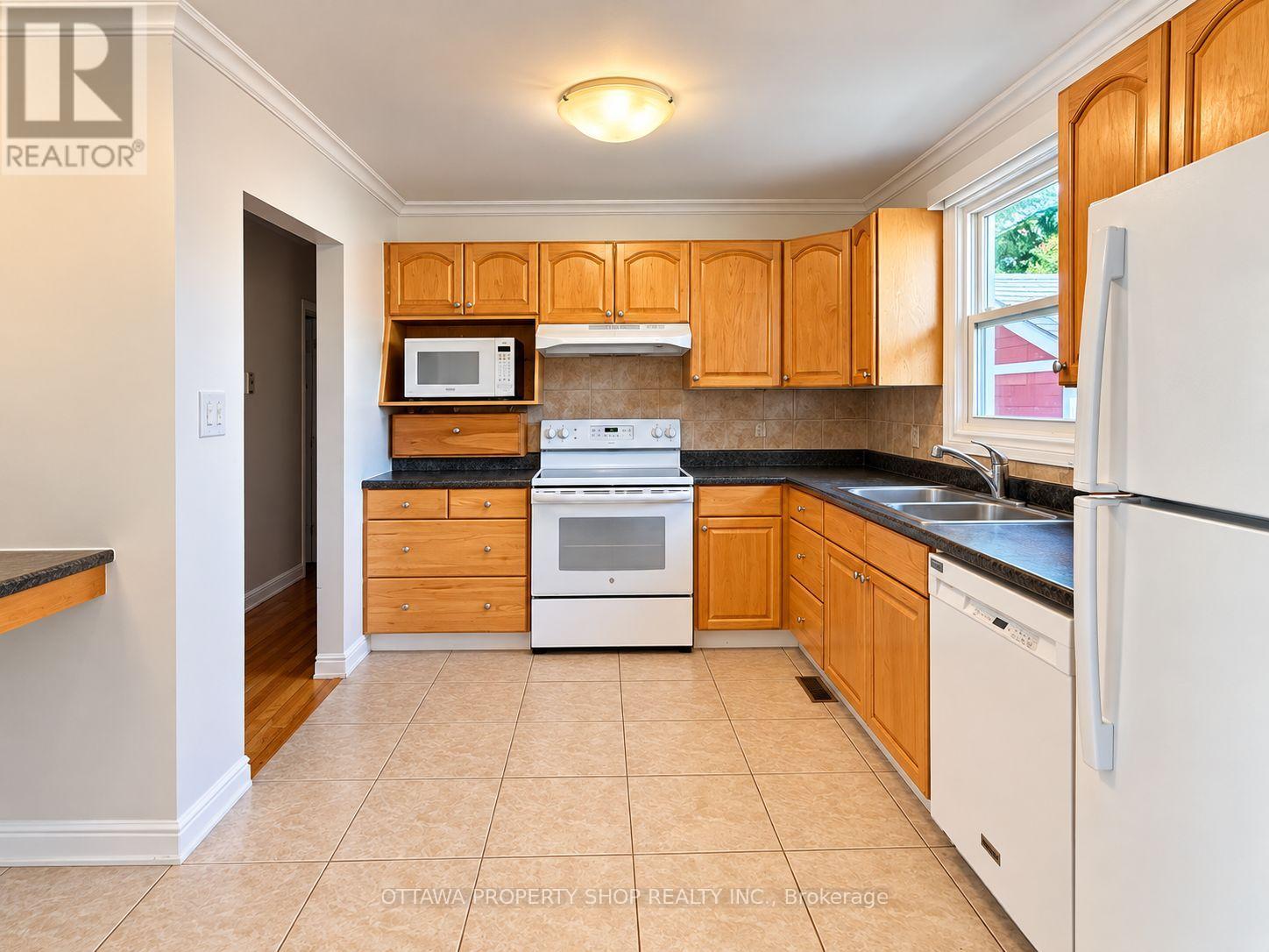 1465 Queensdale Avenue, Ottawa, Ontario  K1T 1J2 - Photo 5 - X13849152