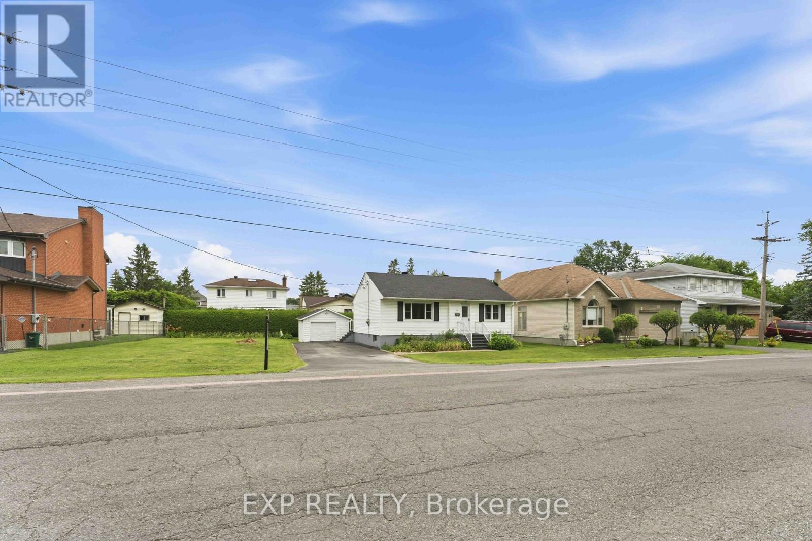 1613 Queensdale Avenue, Ottawa, Ontario  K1T 1J4 - Photo 3 - X13849226