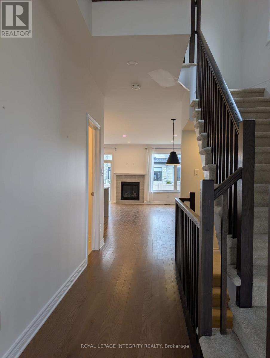 15 Brixton Way, Ottawa, Ontario  K2S 2N9 - Photo 2 - X13849270
