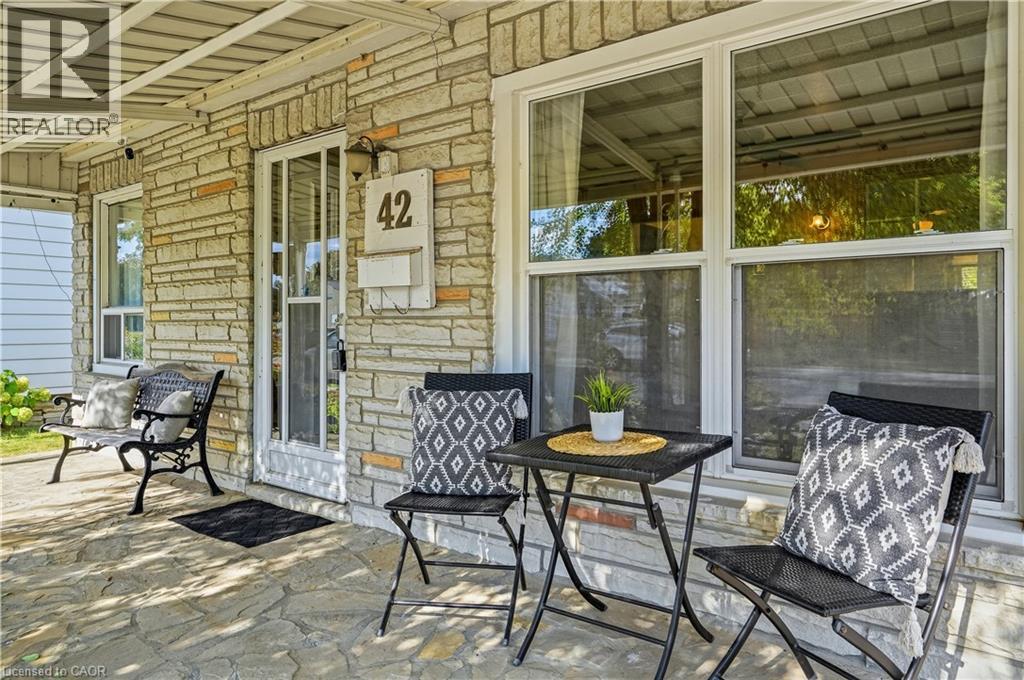 42 Sanderson Street, Brantford, Ontario  N3S 2V2 - Photo 7 - 40868058