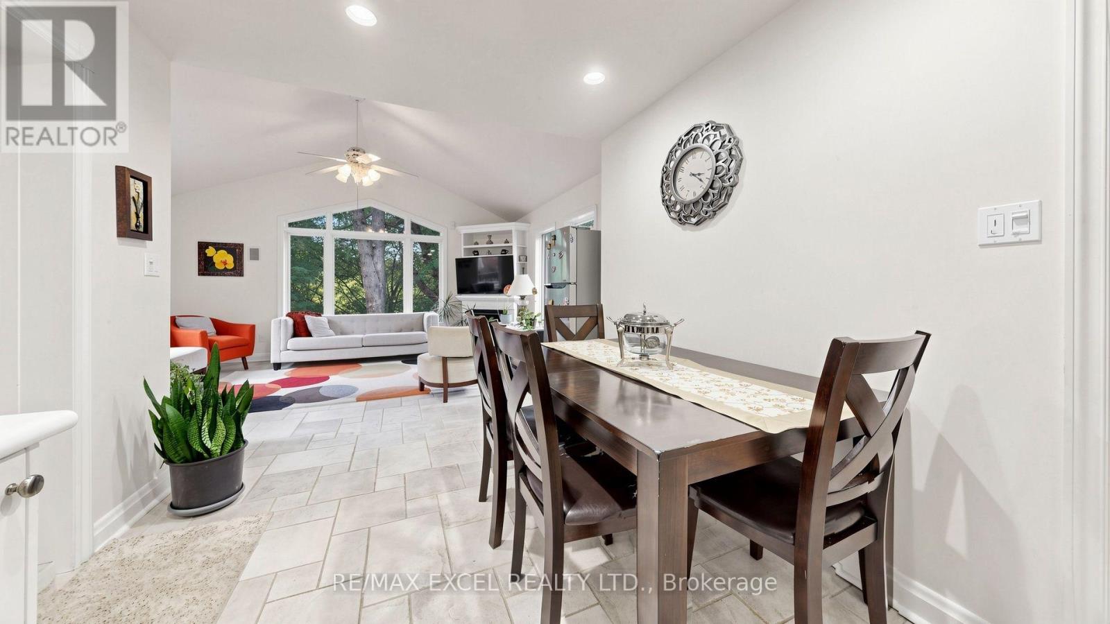 131 Burbank Drive, Toronto, Ontario  M2K 1N6 - Photo 15 - C13849006