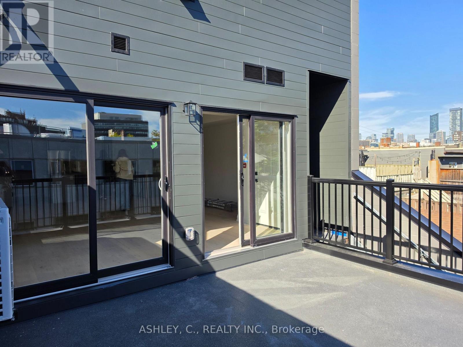 Third Floor - 701 Queen Street W, Toronto, Ontario  M6J 1E6 - Photo 17 - C13849010