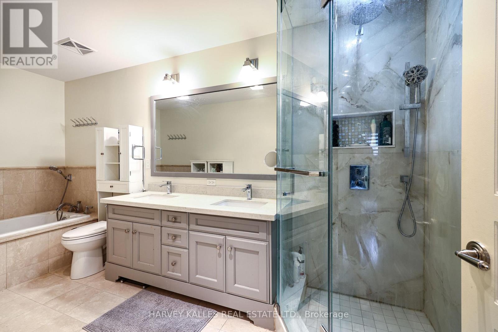 Th9 - 21 Burkebrook Place, Toronto, Ontario  M4G 0A2 - Photo 27 - C13849062