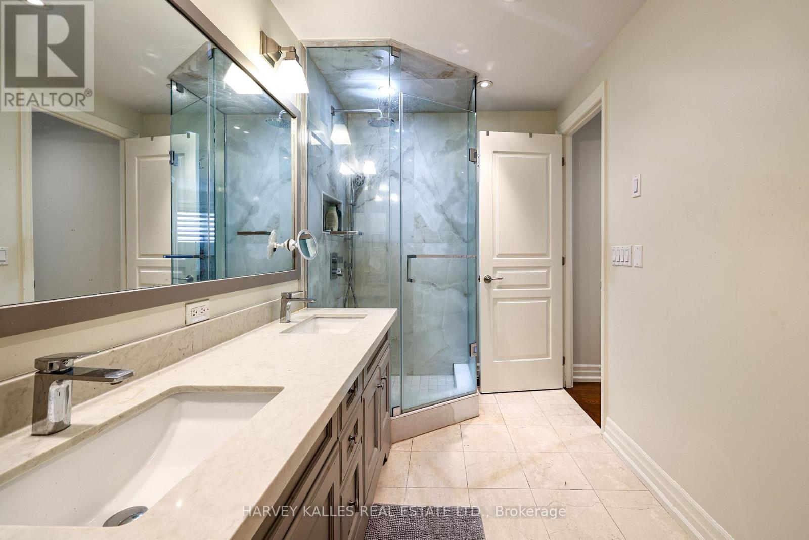 Th9 - 21 Burkebrook Place, Toronto, Ontario  M4G 0A2 - Photo 28 - C13849062