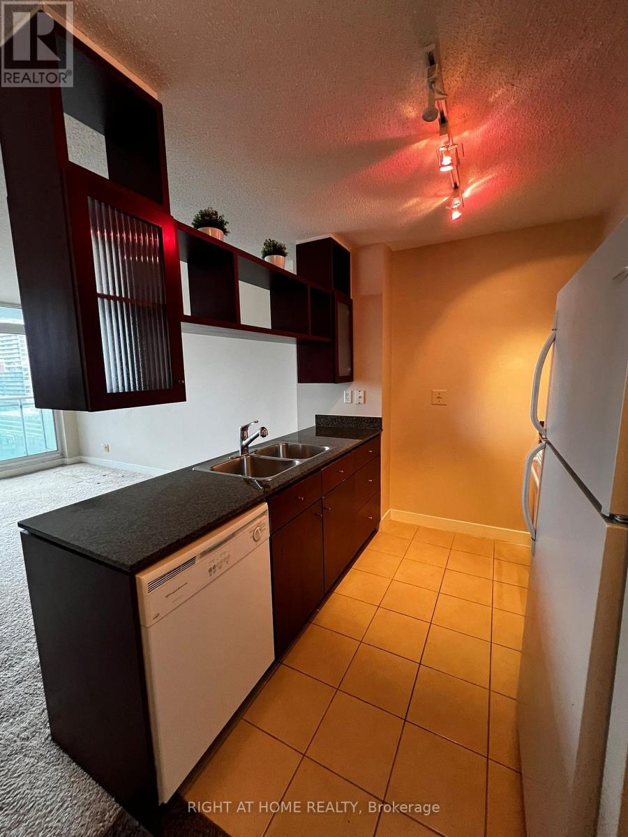 2005 - 397 FRONT STREET W