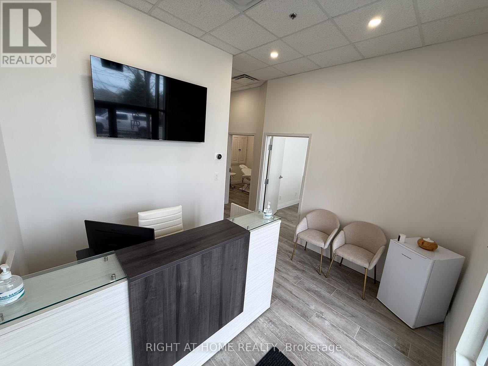 125 - 701 Sheppard Avenue W, Toronto, Ontario  M3H 0B2 - Photo 3 - C13849300