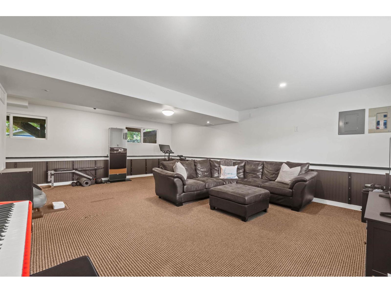 9650 ABERDEEN CRESCENT|Rosedale