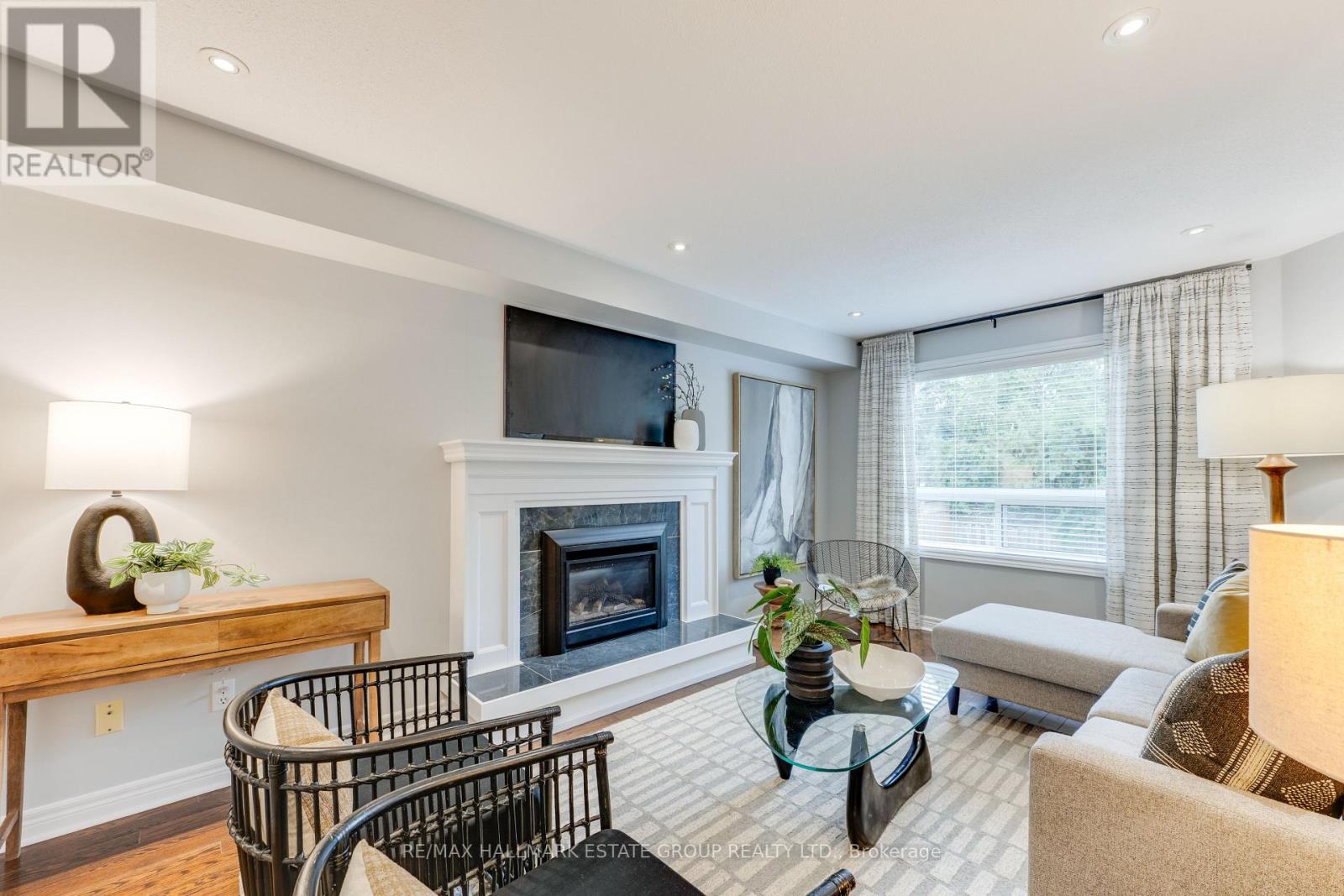 25 Dewbourne Place, Whitby, Ontario  L1R 2E4 - Photo 17 - E13849218