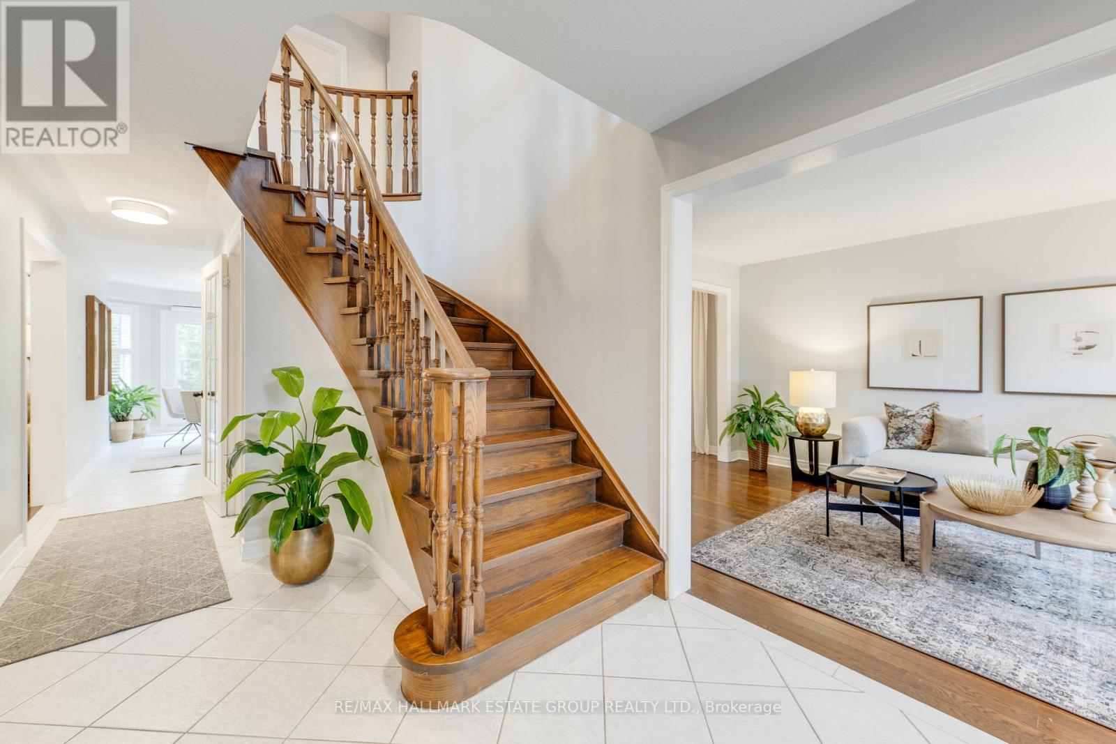 25 Dewbourne Place, Whitby, Ontario  L1R 2E4 - Photo 5 - E13849218