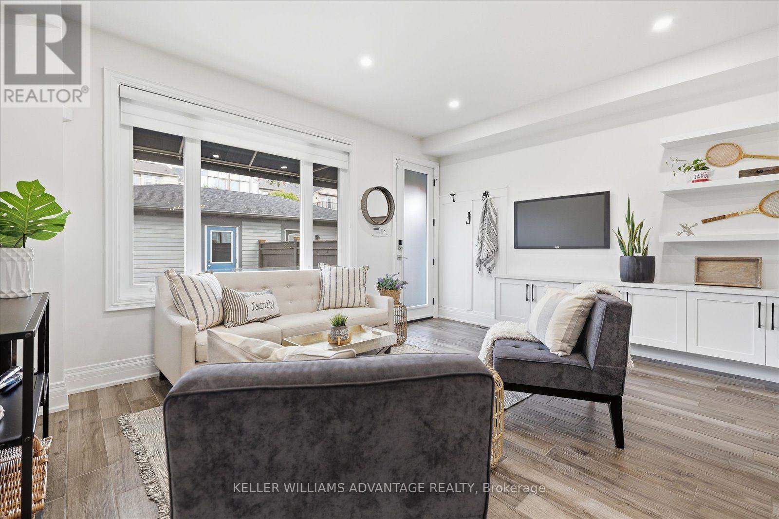 85 Sarah Ashbridge Avenue, Toronto, Ontario  M4L 3Y1 - Photo 11 - E13849252