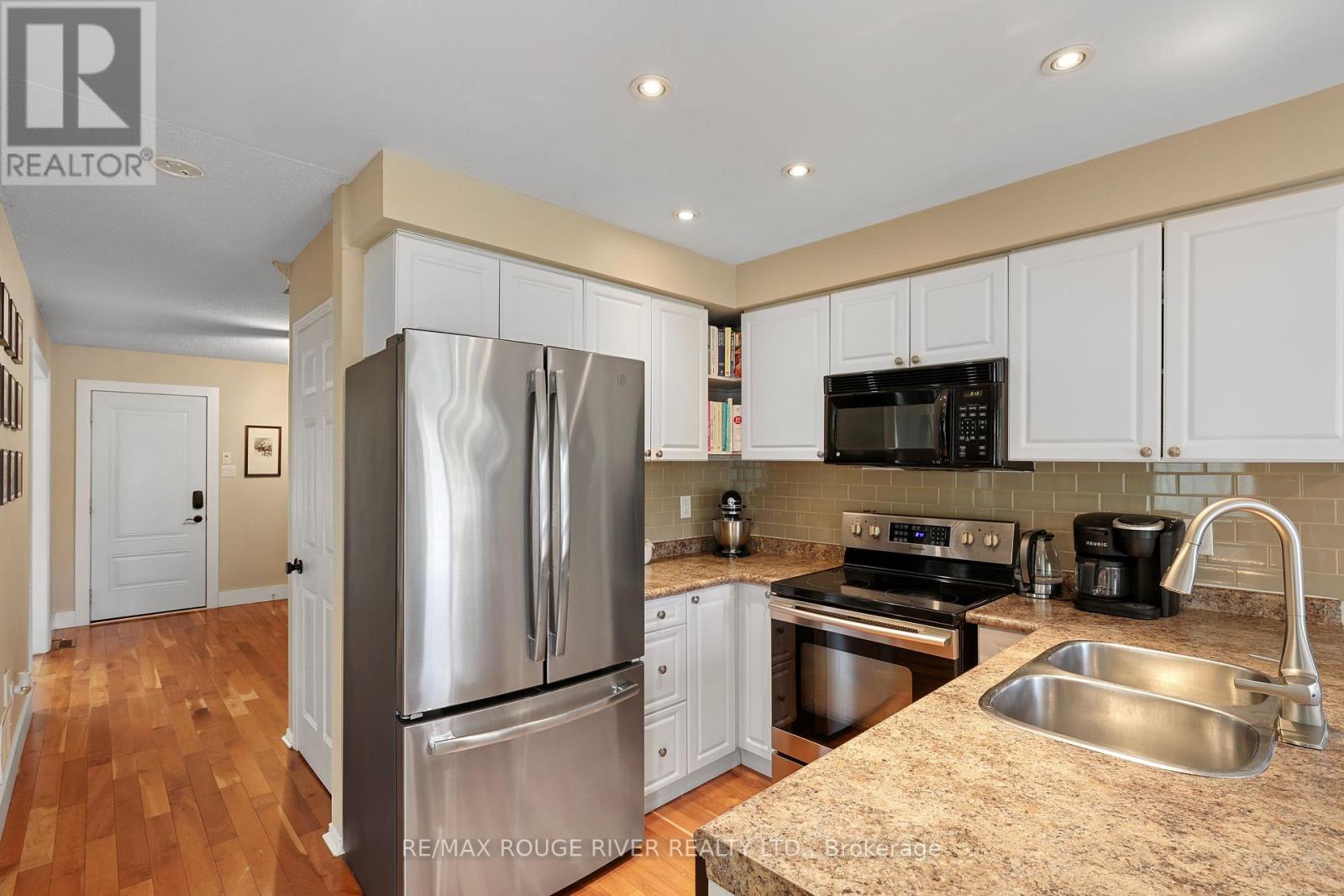 648 Cognac Crescent, Pickering, Ontario  L1X 1L8 - Photo 15 - E13849260