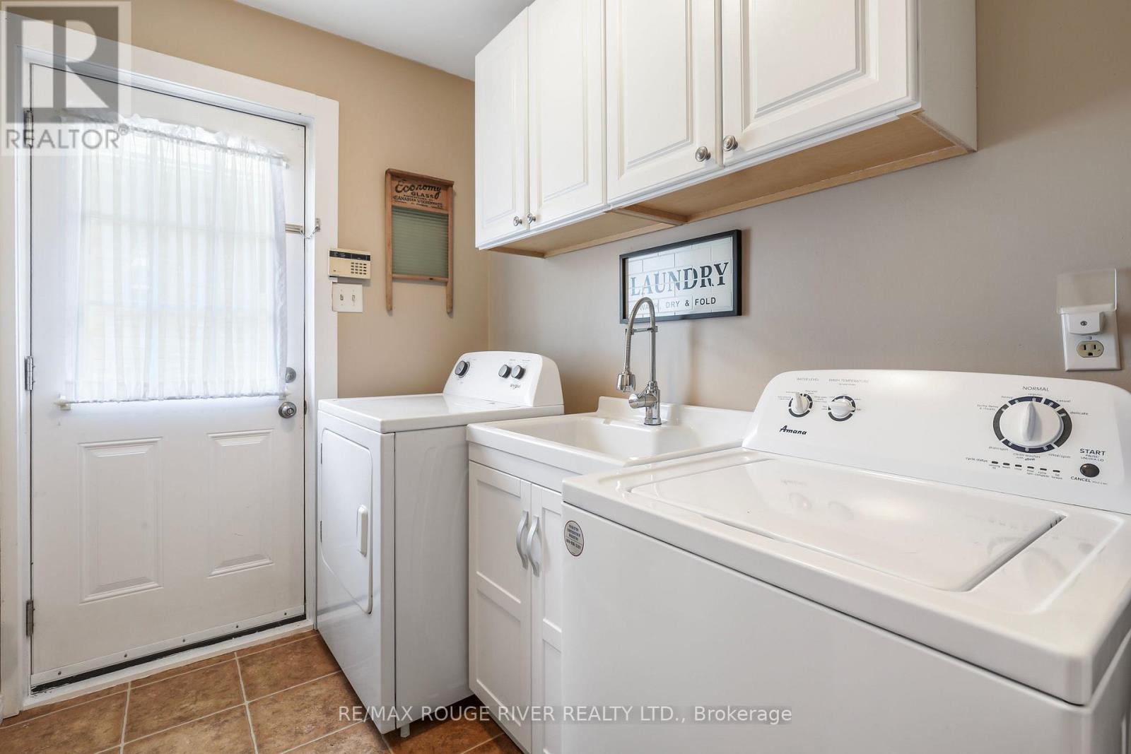 648 Cognac Crescent, Pickering, Ontario  L1X 1L8 - Photo 21 - E13849260