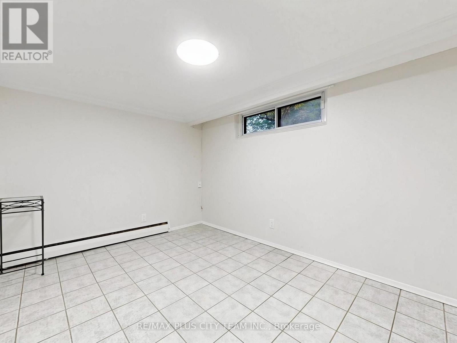 16 Holford Crescent, Toronto, Ontario  M1T 1M1 - Photo 30 - E13849284