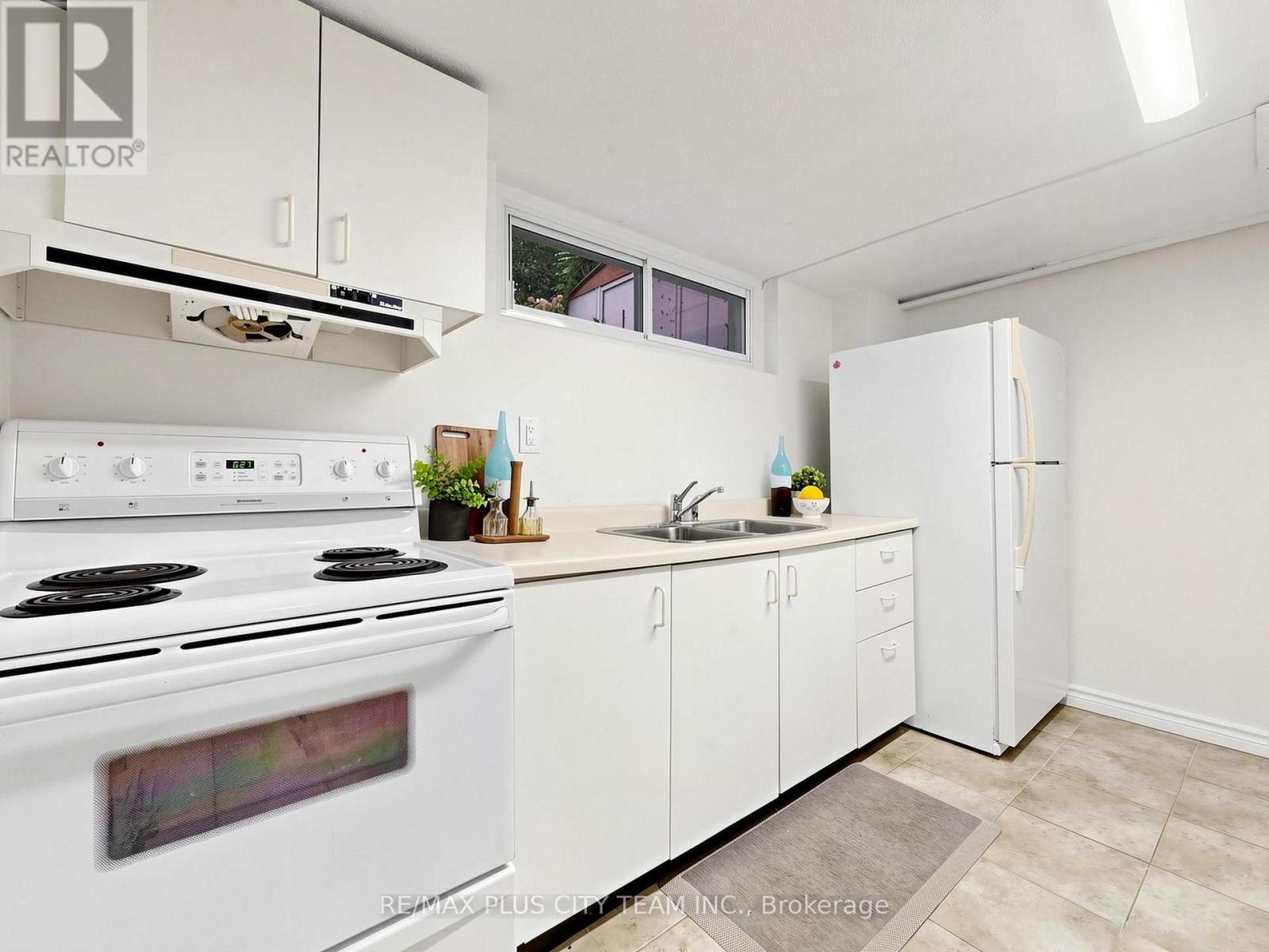 16 Holford Crescent, Toronto, Ontario  M1T 1M1 - Photo 34 - E13849284