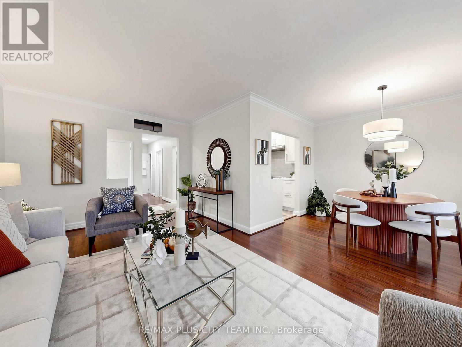 16 Holford Crescent, Toronto, Ontario  M1T 1M1 - Photo 4 - E13849284