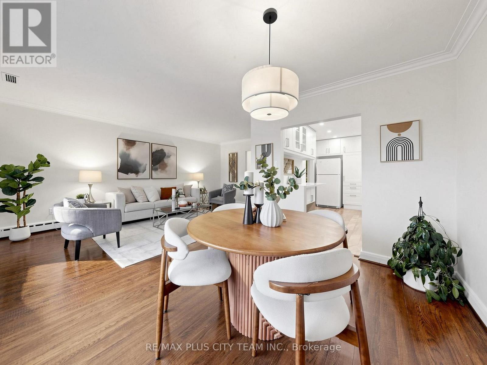 16 Holford Crescent, Toronto, Ontario  M1T 1M1 - Photo 7 - E13849284
