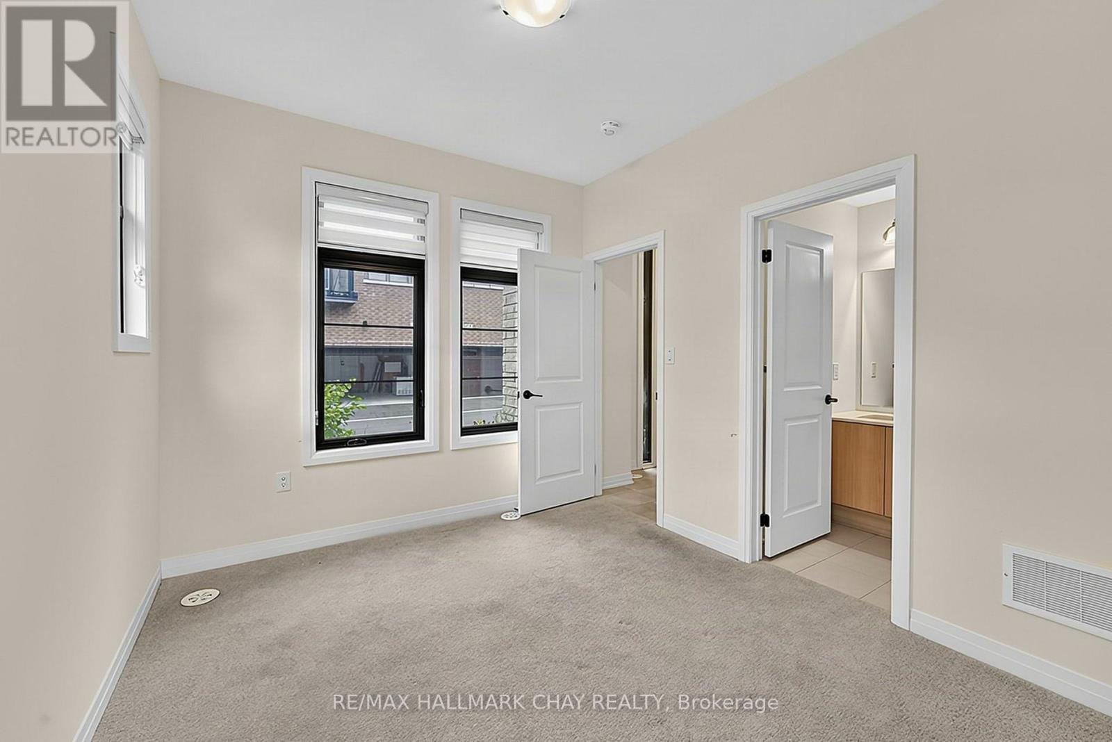 121 De La Roche Drive, Vaughan, Ontario  L4H 5A3 - Photo 3 - N13848864