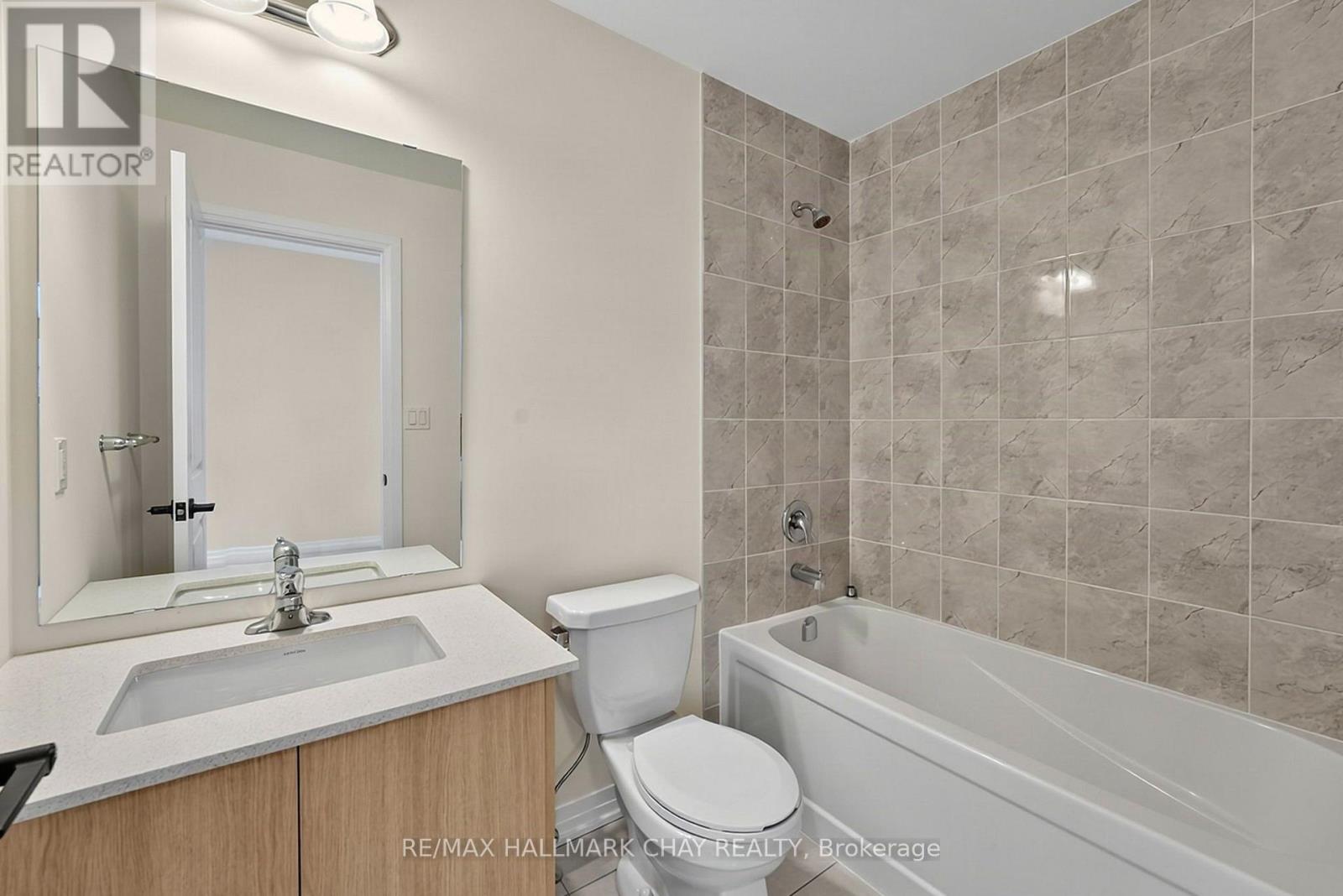 121 De La Roche Drive, Vaughan, Ontario  L4H 5A3 - Photo 4 - N13848864
