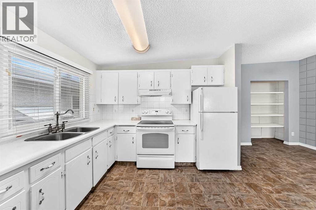 7409 37 Avenue NW, Calgary, Alberta  T3B 1W8 - Photo 13 - A2349302