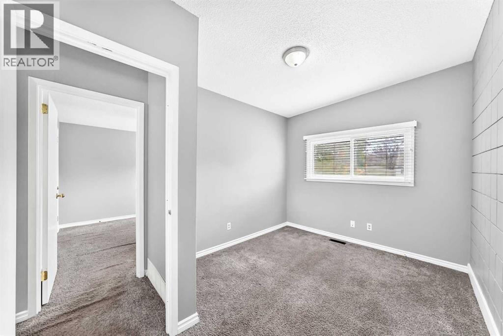 7409 37 Avenue NW, Calgary, Alberta  T3B 1W8 - Photo 24 - A2349302