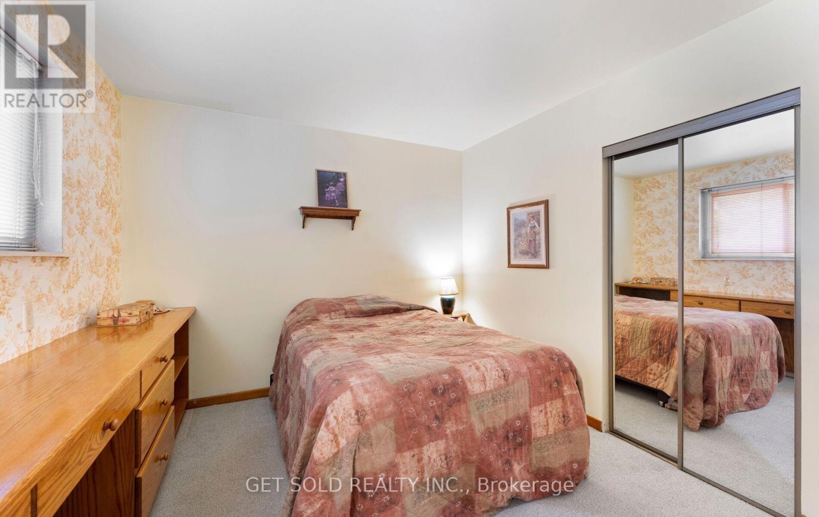 22 Almayo Crescent, Toronto, Ontario  M9V 2L4 - Photo 17 - W13848872